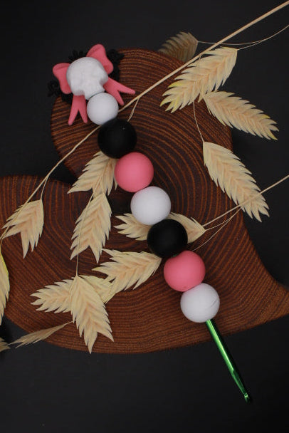 Häkelnadel Weißer Totenkopf
